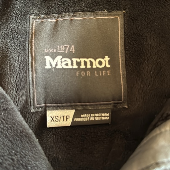 Women’s knee length Marmot grey puff coat, size XS - Picture 7 of 10